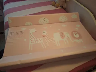 Fasciatoio per bebè con animali rosa
