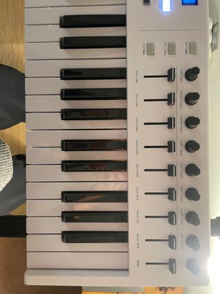 Teclado Controlador MIDI Arturia KeyLab 49