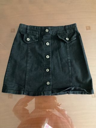 Falda vaquera negra con botones