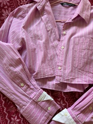 Camisa rosa de Zara con rayas blancas