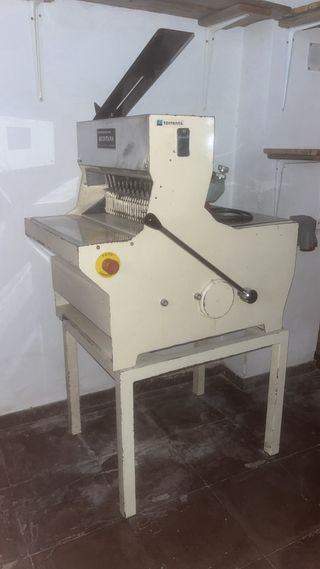 Cortadora de pan profesional.