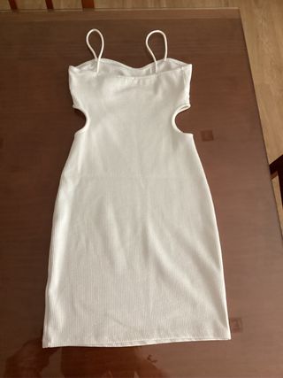 Vestido blanco con aberturas
