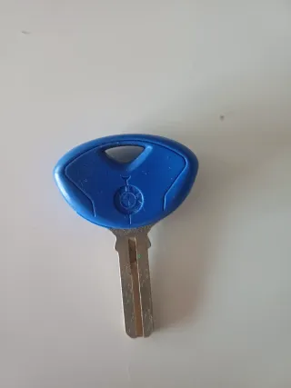 Llave virgen moto BMW azul