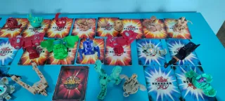 Lote 30 Bakugan + 14 Cartas Magnéticas