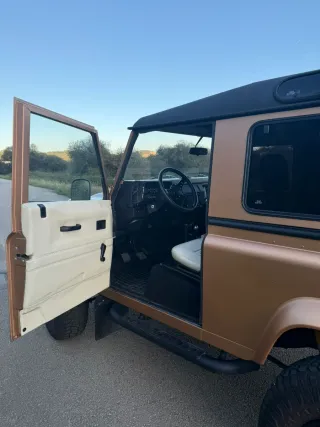 Defender 90 RESTOMOD