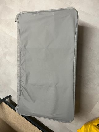 Cuna colecho Joie ,colchón y complementos