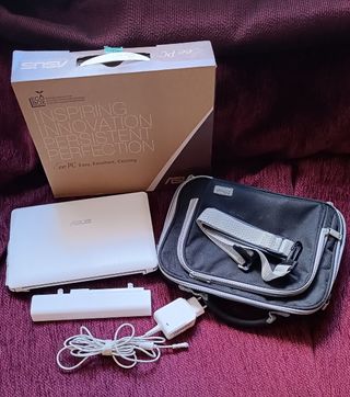 Mini PC Asus Eee 1011 + funda, cargador y batería