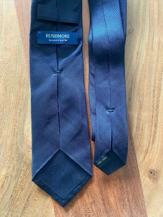 Corbata de seda azul