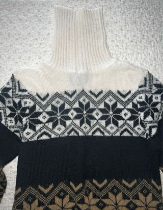 Jersey cuello alto estampado invierno