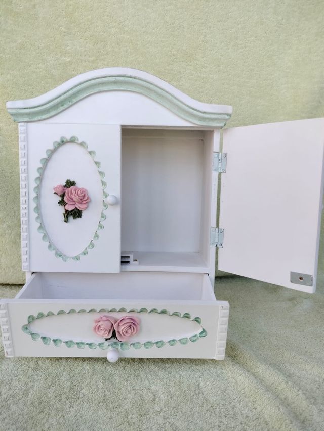 Armario Vintage Flores Rosas Blanco Verde