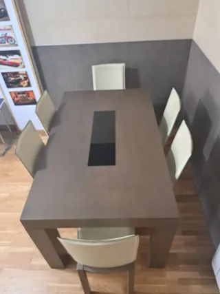 Mesa de comedor y 6 sillas ALTA CALIDAD.