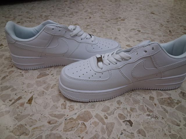 Zapatos Nike Blancos y Naranjas
