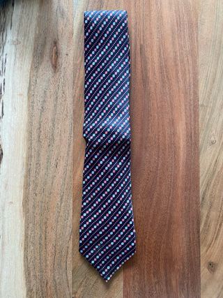 Corbata de seda azul con estampado floral