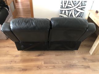 Sofá reclinable de cuero negro