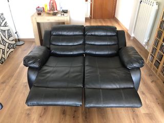 Sofá reclinable de cuero negro