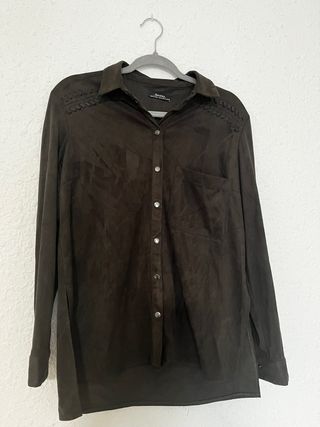 Sobrecamisa Bershka ante verde