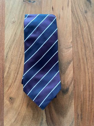 Corbata de seda azul y morada