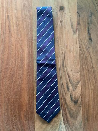 Corbata de seda azul y morada