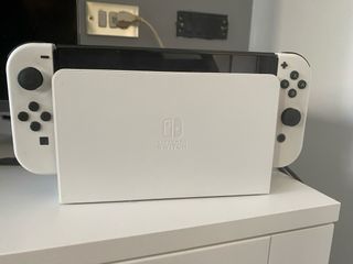 Nintendo Switch OLED bianco