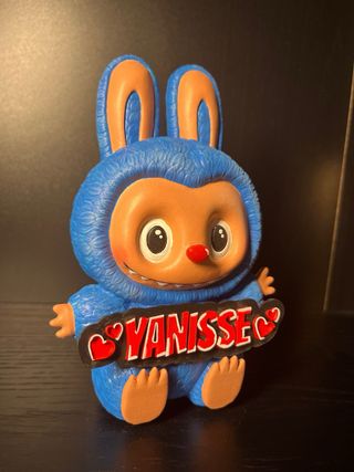 Salvadanaio blu Labubu