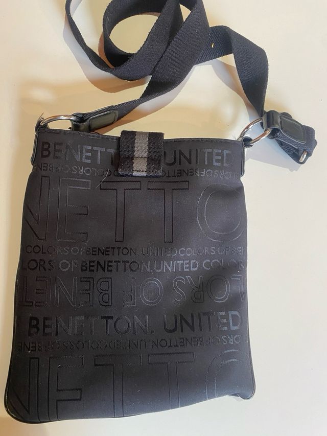 Bolso bandolera Benetton negro