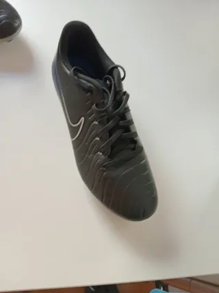 Botas de fútbol Nike negras