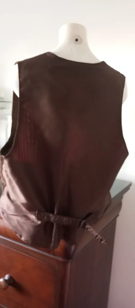 Chaleco de piel hombre marrón