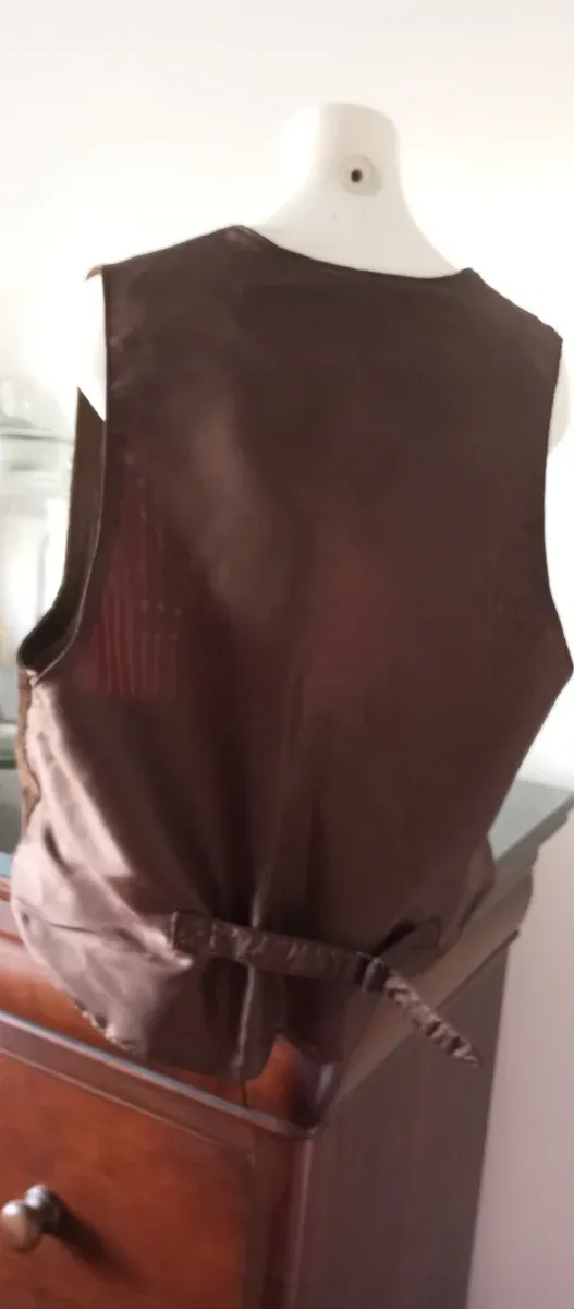 Chaleco de piel hombre marrón