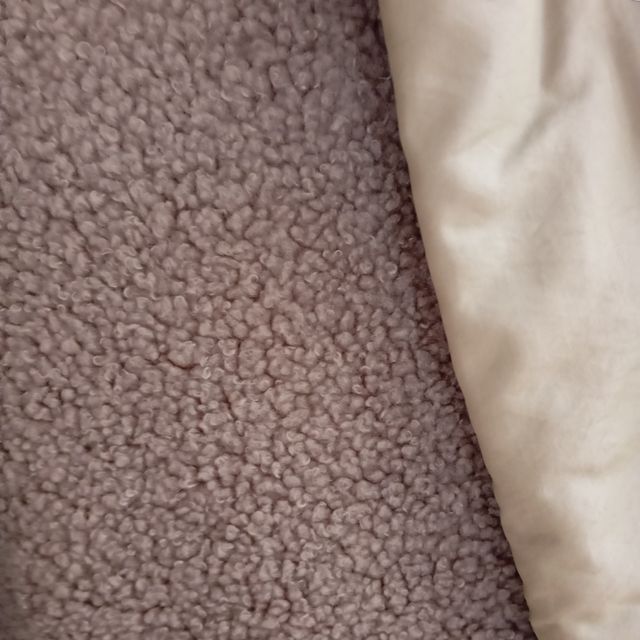 Abrigo verde Zara con capucha