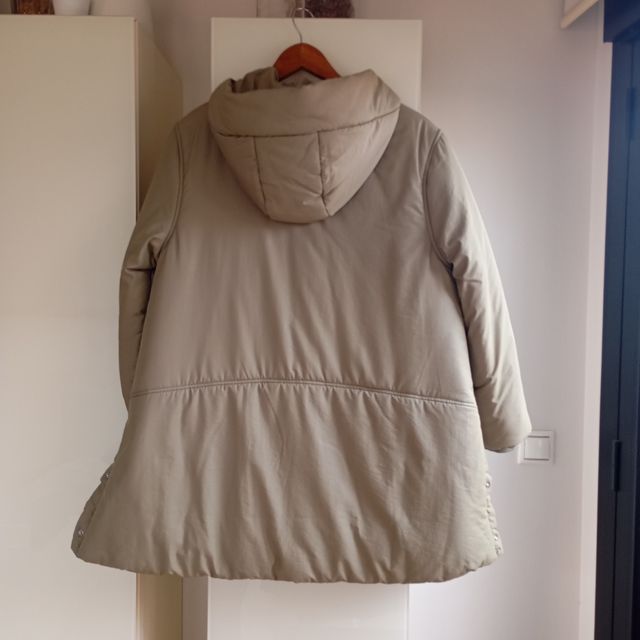 Abrigo verde Zara con capucha