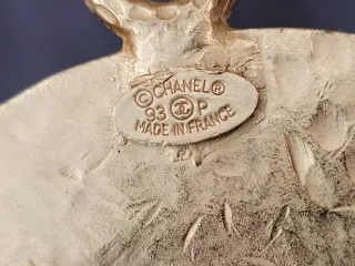 Medalla Chanel Desfile 1993 Dorada