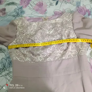 Vestido de fiesta rosa y blanco