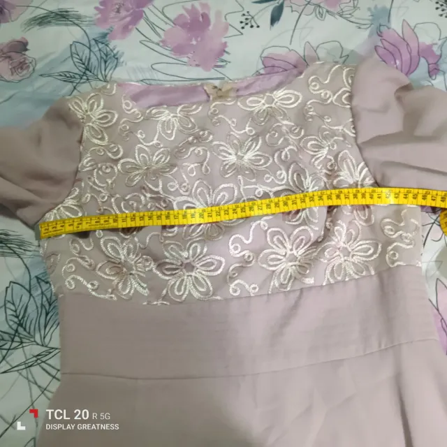 Vestido de fiesta rosa y blanco