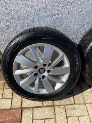 4 llantas con neumáticos