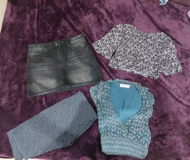  Cuatro prendas de ropa mujer