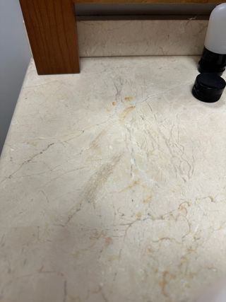 Mueble de baño madera y mármol