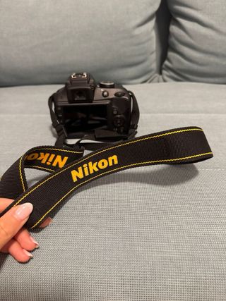 Cámara Nikon D3300 + Objetivo + Funda