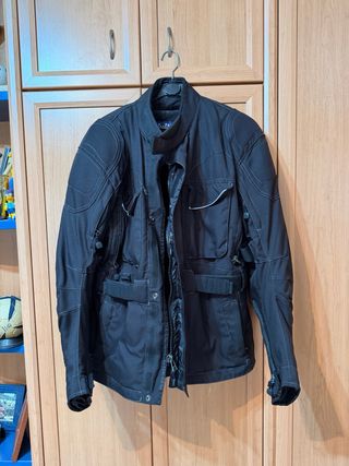 Chaqueta de moto negra