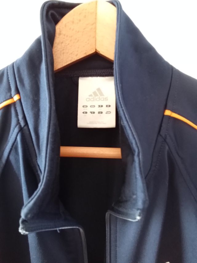 Chaqueta deportiva Adidas azul y amarillo