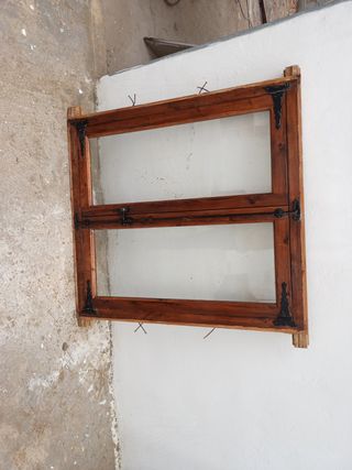Ventana madera antigua
