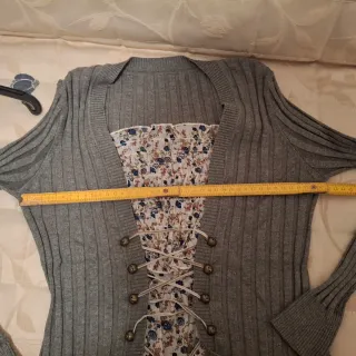 Maglia grigia (finto giacchetto)