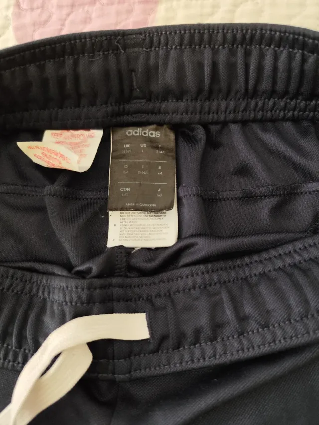 Pantalón corto deportivo Adidas niño Talla 164cm