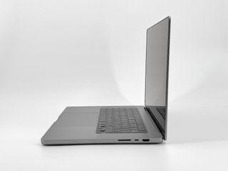 MacBook Pro 16" (2023) M2 Pro 12 CPU/19 GPU - SSD 512GB - RAM 16GB
