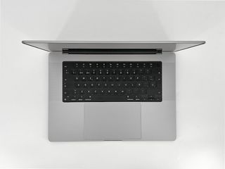 MacBook Pro 16" (2023) M2 Pro 12 CPU/19 GPU - SSD 512GB - RAM 16GB