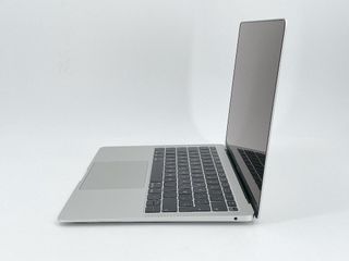 MacBook Air 13" (2020) Apple M1 8 CPU/7 GPU núcleos - SSD 256Gb - RAM 8Gb