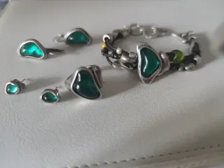 Conjunto Joyas: Pulsera, Anillo y Pendientes