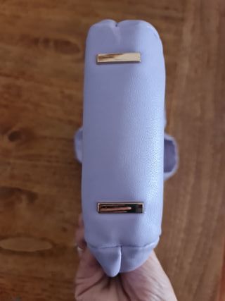 Bolso lila pequeño