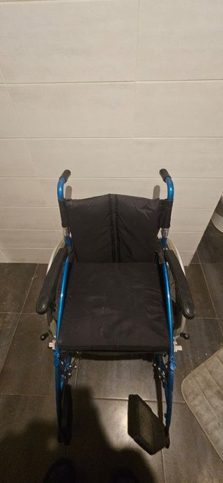 Silla de ruedas plegable