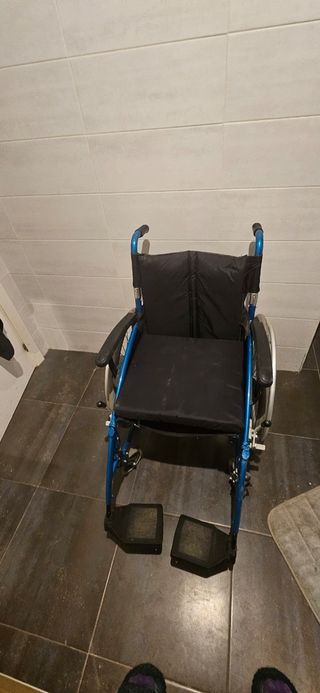 Silla de ruedas plegable