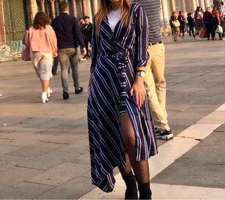 Vestido azul y blanco con lazada